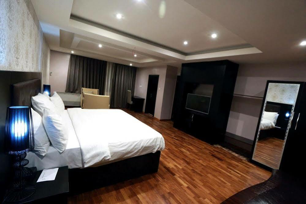 Tivoli Hotel Seafront Ikoyi Aliayabiagba Экстерьер фото